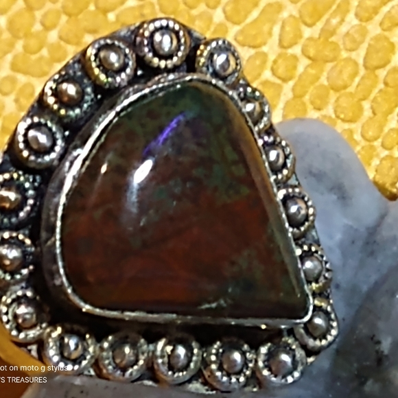 *UNAKITE* BEADED TRIANGULAR STERLING SILVER RING. SIZE 10.5 MEANING BELOW!